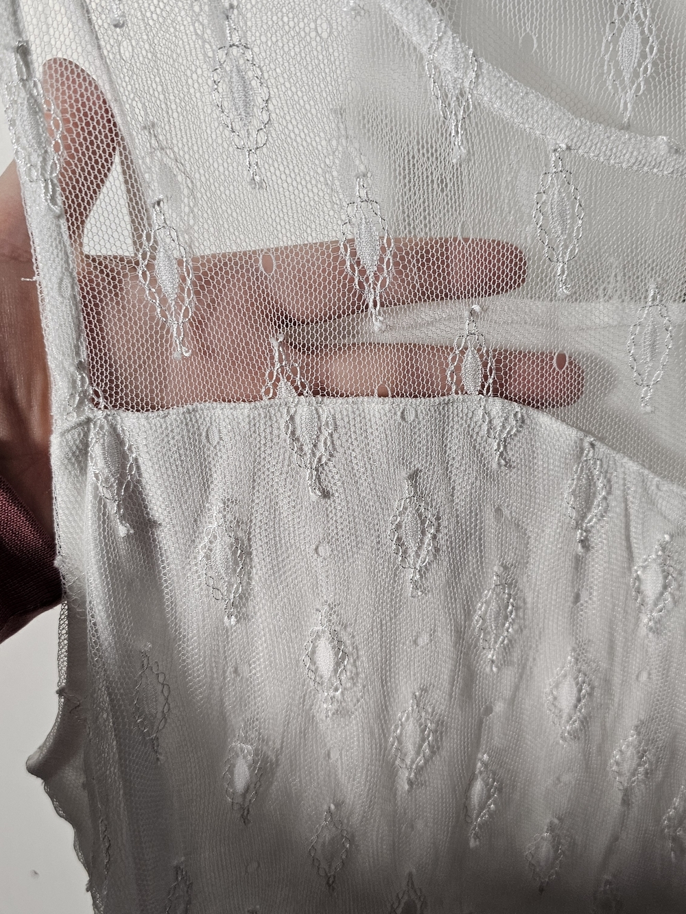 White Lace Sleeveless Top - Picture 4 of 10